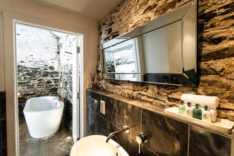 Classic Suite image 2