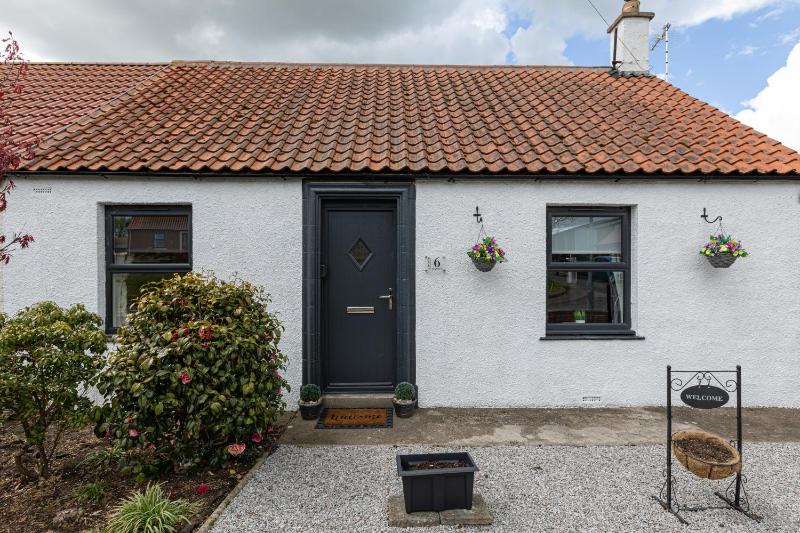 Two-Bedroom House image 1