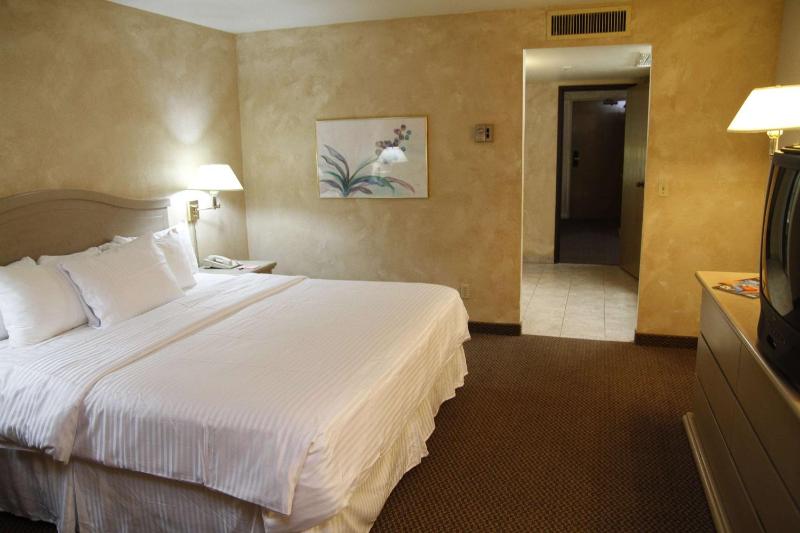 Ramada by Wyndham Viscount Suites Tucson East - image 19