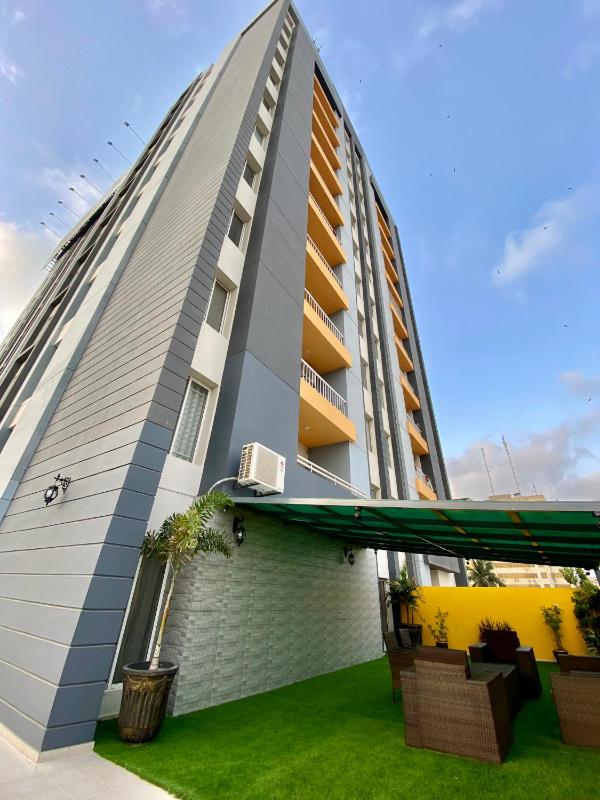 ZAHA Vacation Home 3 - Elegant & Spacious 2 br family apt Shahrah e Faisal - image 1