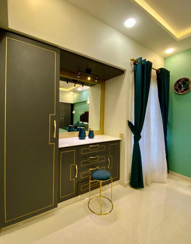 ZAHA Vacation Home 3 - Elegant & Spacious 2 br family apt Shahrah e Faisal - image 11