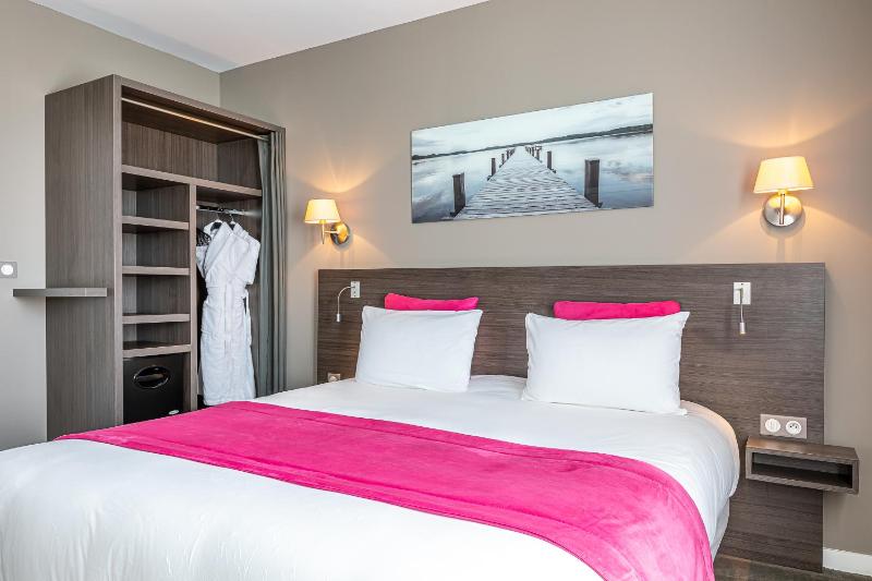 Superior Double Room image 4