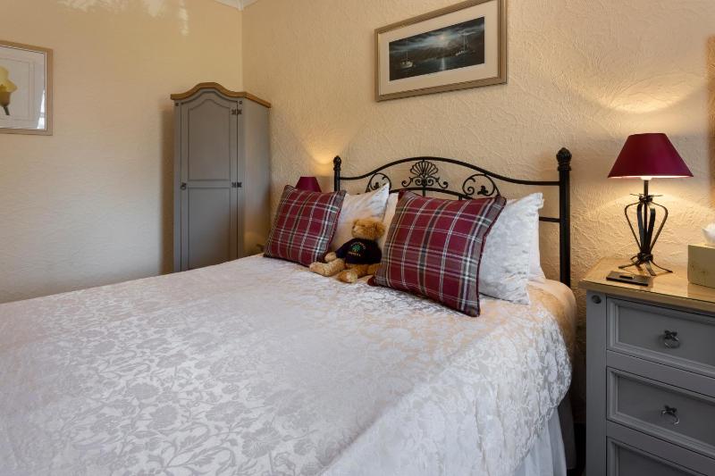 Small Double Room with Separate Private Bathroom image 3