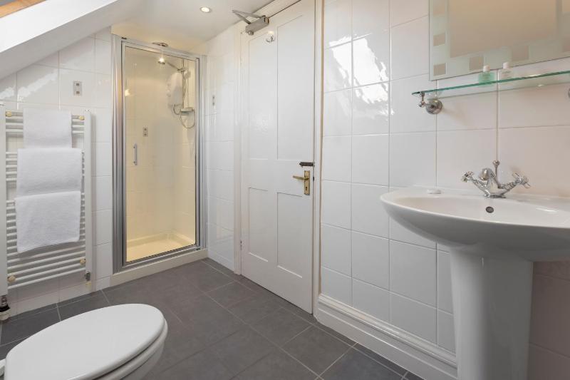 Small Double Room with Separate Private Bathroom image 4