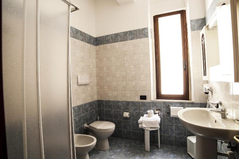 B&B Centrale Affittacamere - image 36