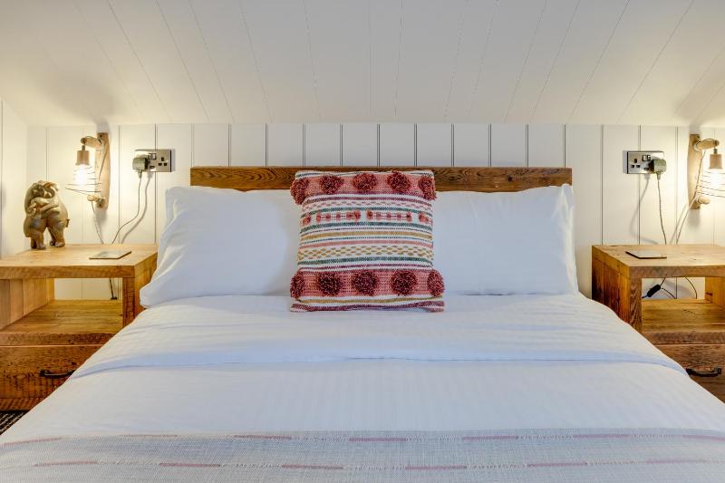 Small Double Room image 3