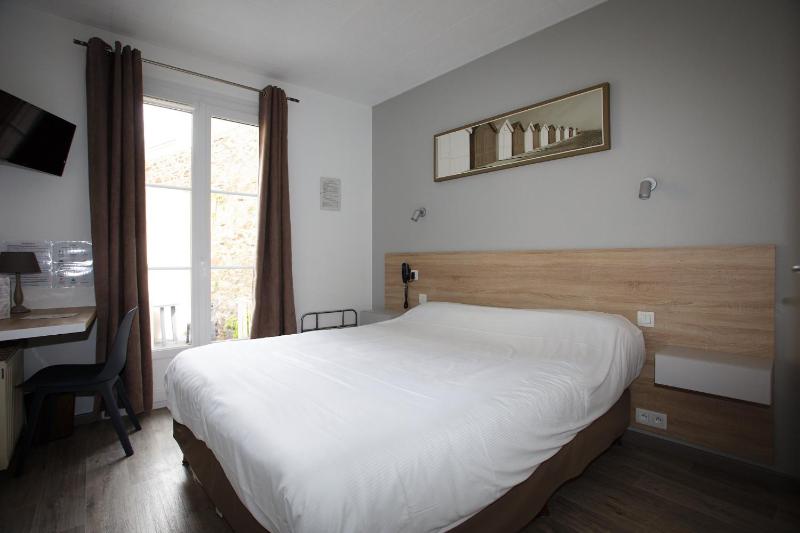 Superior Double Room image 4