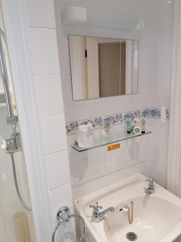 Single Room image 2