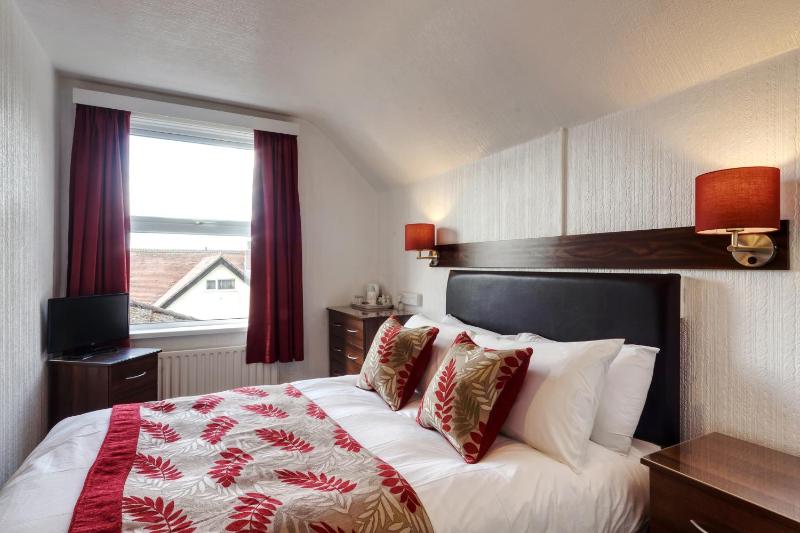 Double Room image 3