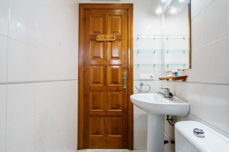 One-Bedroom Apartment image 3