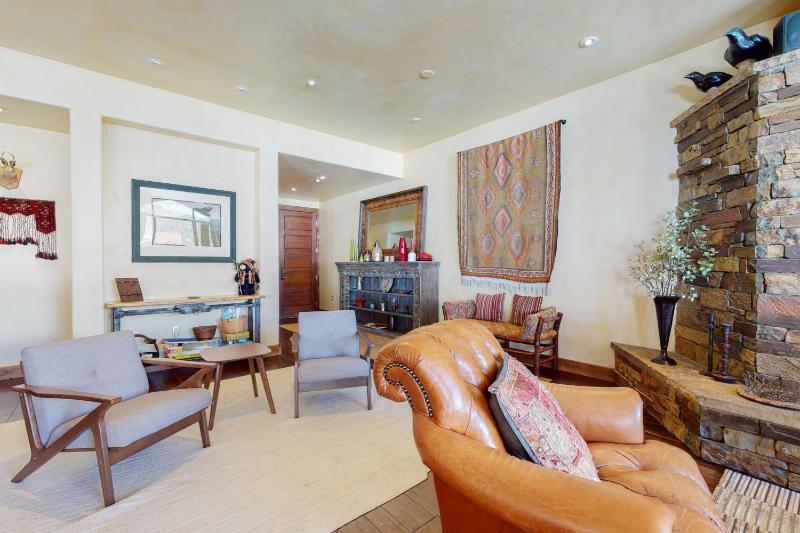 Three Bedroom Apartment image 2