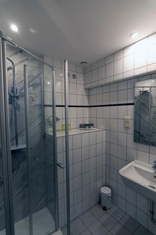 Double Room image 4