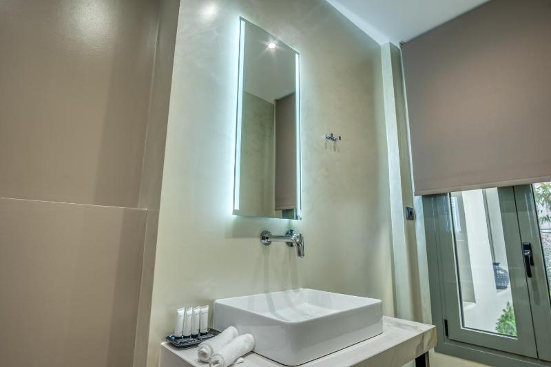 Superior Double or Twin Room with Terrace image 4