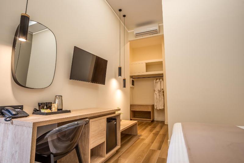 Superior Double or Twin Room with Garden View image 4