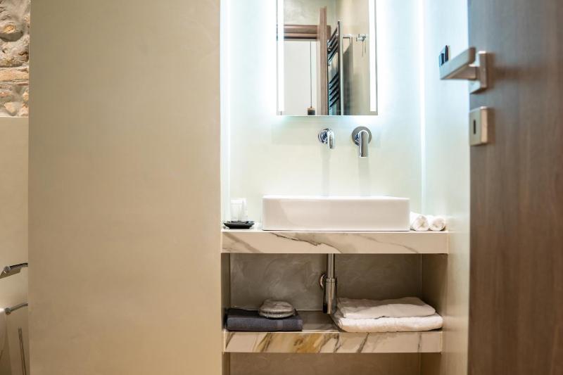 Superior Double or Twin Room with Garden View image 2