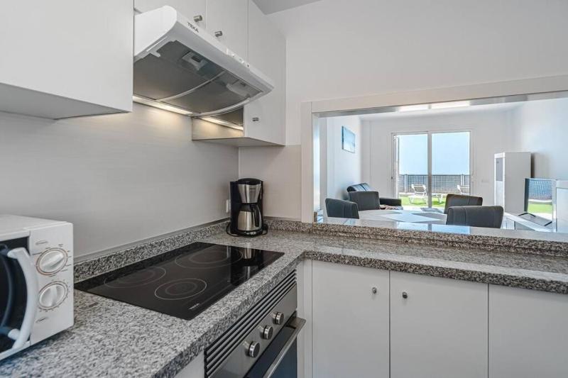 Ocean View Apartment with AC Pool Playa Arena PA05 - image 36