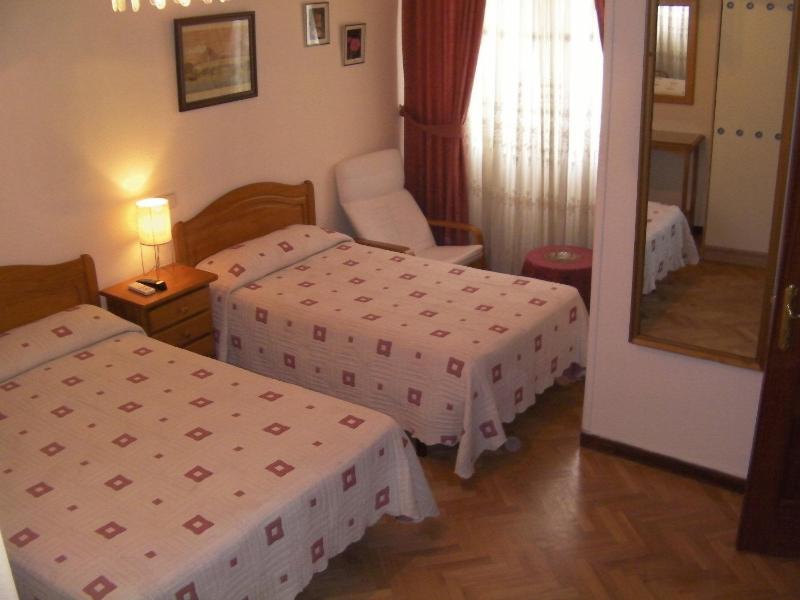 Hostal America - image 7