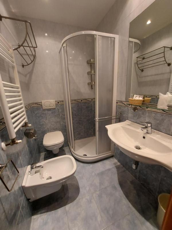 Double or Twin Room image 2