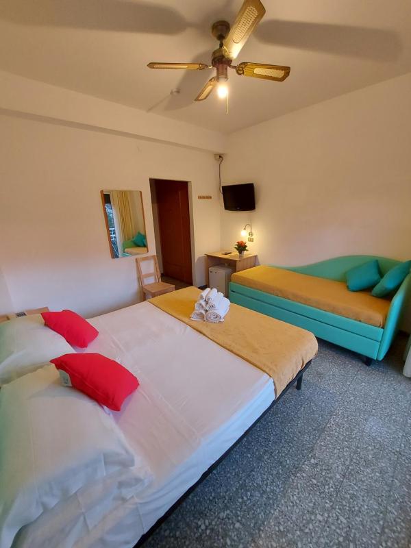 Quadruple Room image 4