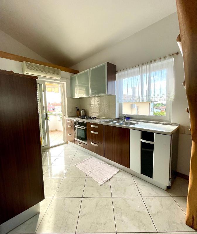 Three-Bedroom Duplex Apartment image 1