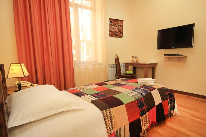Economy Single Room image 3