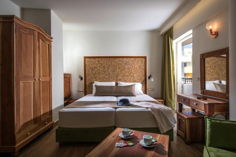 Anesis Blue Boutique Hotel - image 8