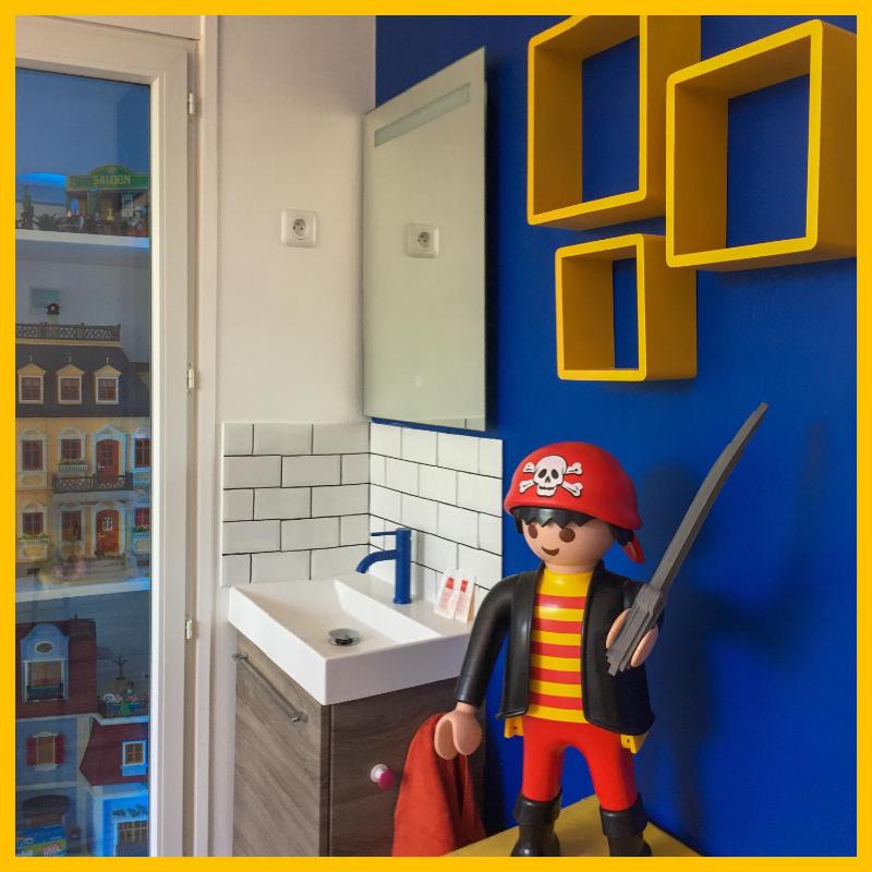 Quadruple Room with Shared Bathroom image 3