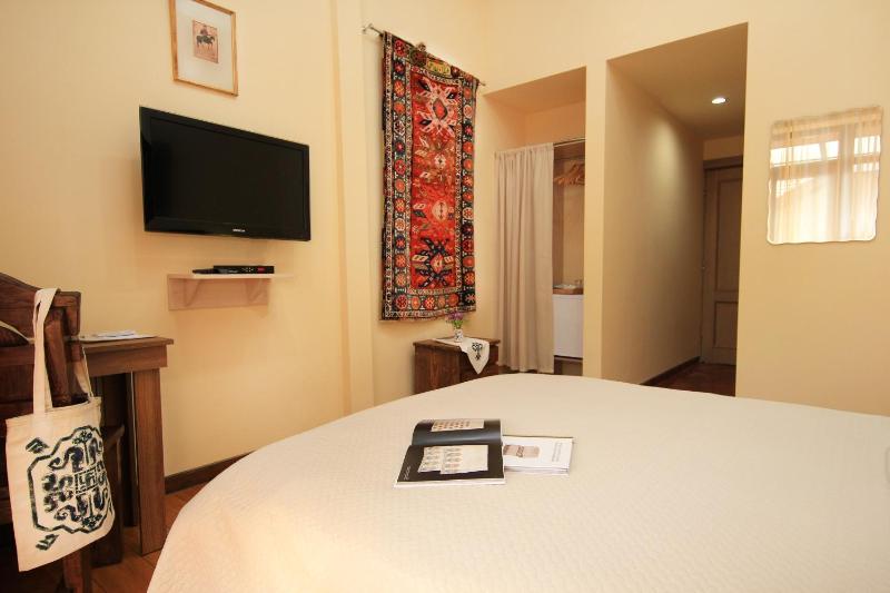Budget Double Room image 4