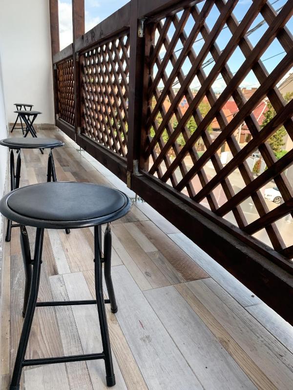 One-Bedroom Apartment image 3