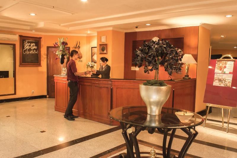 Travellers Suites Serviced Apartments - image 25