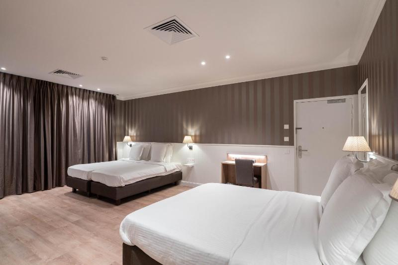 Quadruple Room image 3