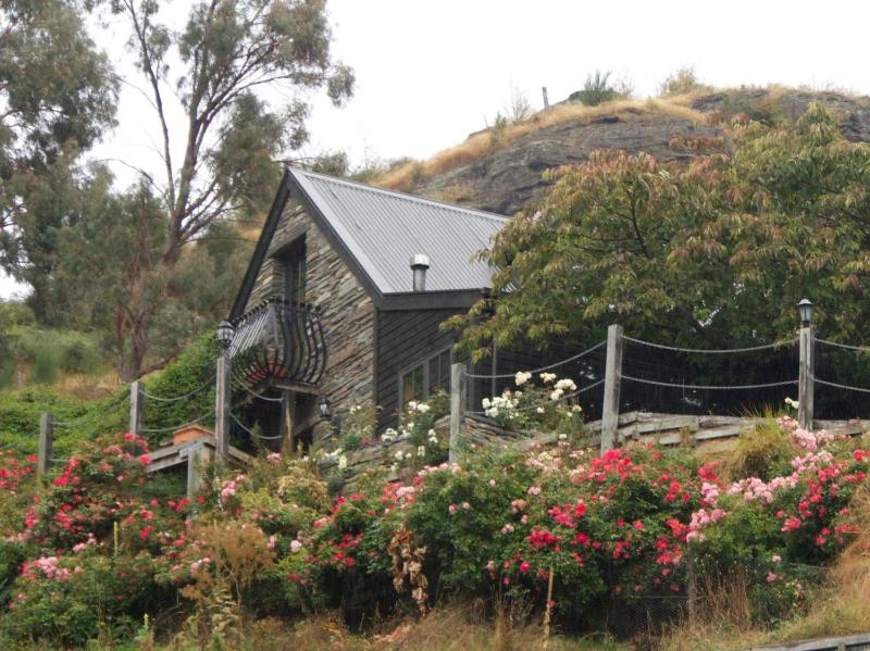 Luxury Cottage image 1
