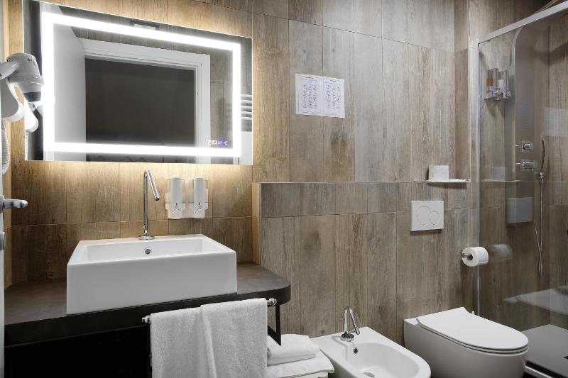 Junior Suite image 3