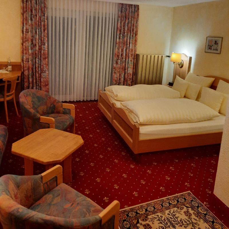 Double Room with Balcony image 3