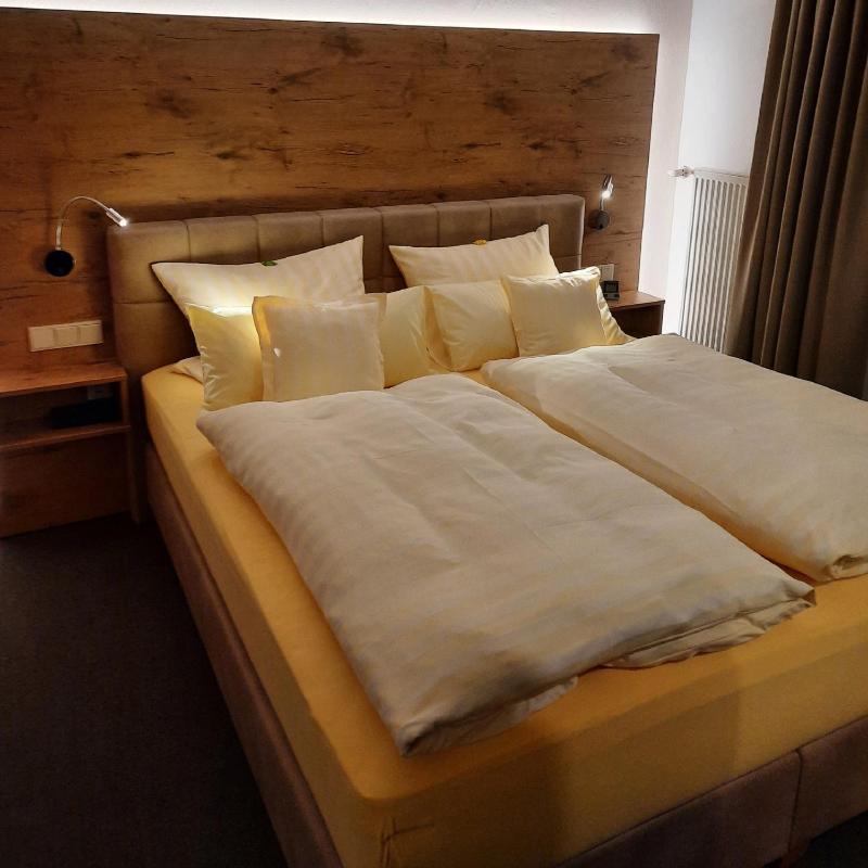 Double Room image 2