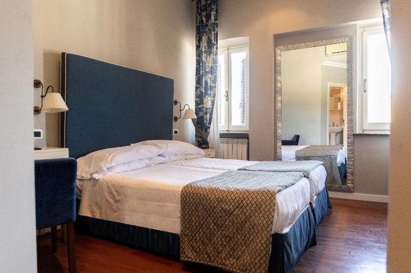 Classic Double or Twin Room image 2