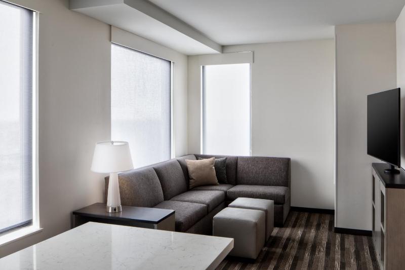 One-Bedroom King Suite with Sofa Bed, Kitchen and Tub - Disability Access image 4