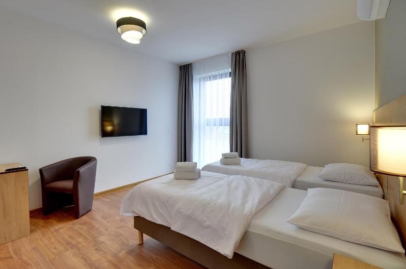 Triple Room with Bathroom image 4