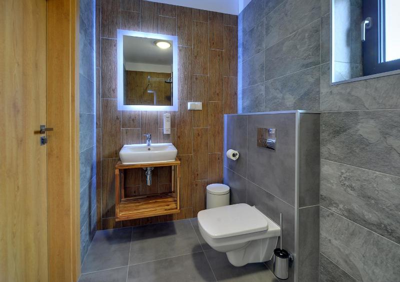 Triple Room with Bathroom image 3