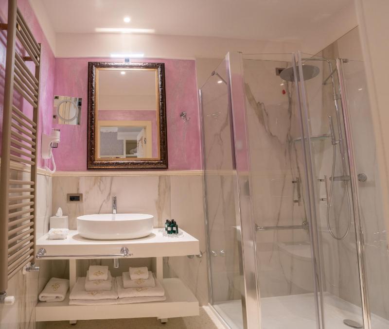 Superior Double Room image 4