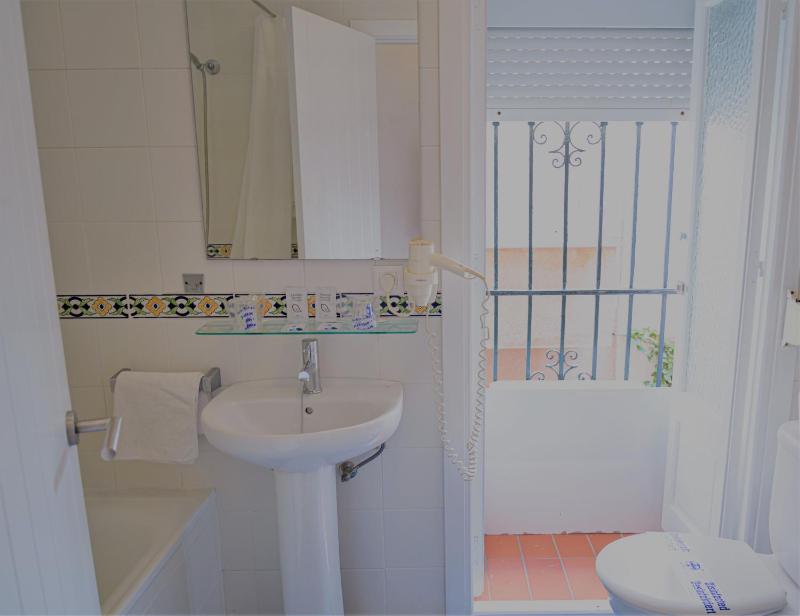 Hostal La Calzada - image 2