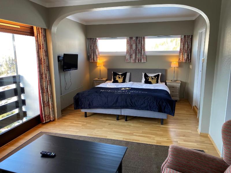 Superior Double or Twin Room image 4