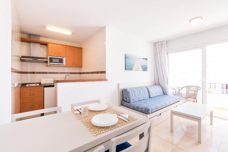 One-Bedroom Apartment image 1