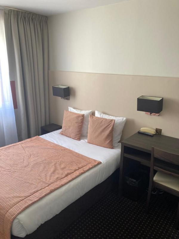 Single Room image 3