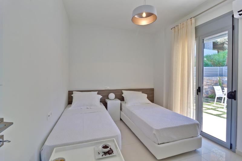 Asterios Villa - image 9