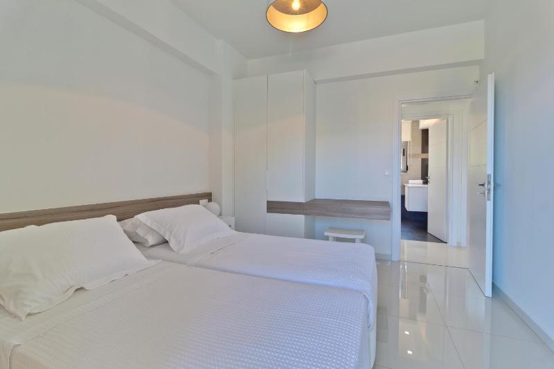 Asterios Villa - image 7