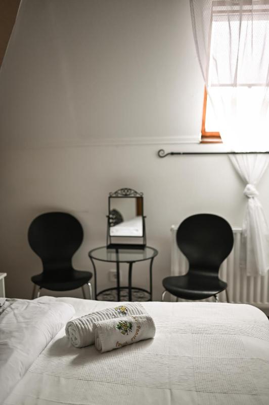 Double Room image 2
