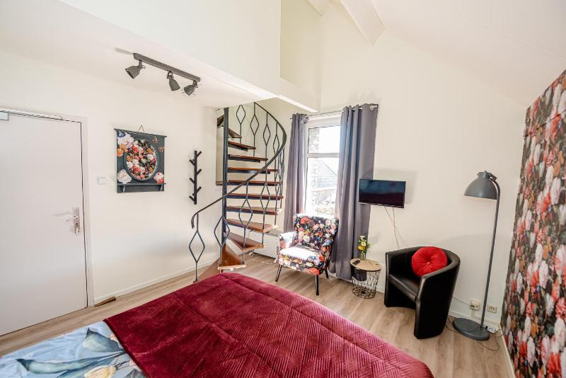 Deluxe Double Room image 4