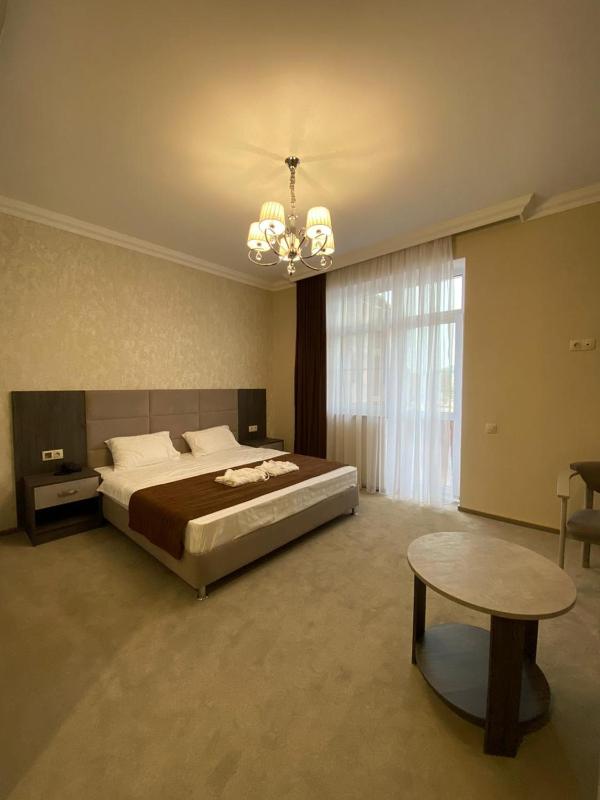 Superior Triple Room image 3