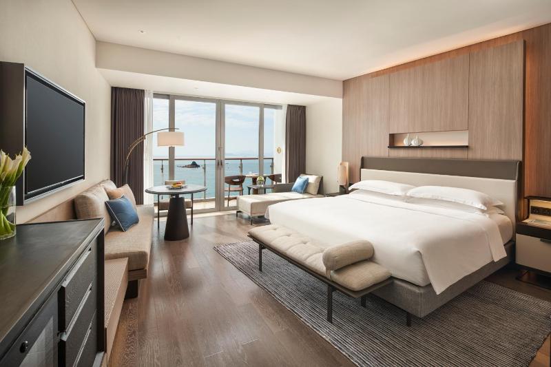 Classic Ocean Room image 2